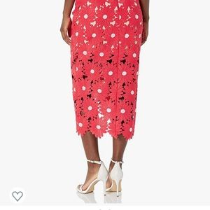 Small Isabeau skirt in melon by Elliott. Never worn and still has tag attached.